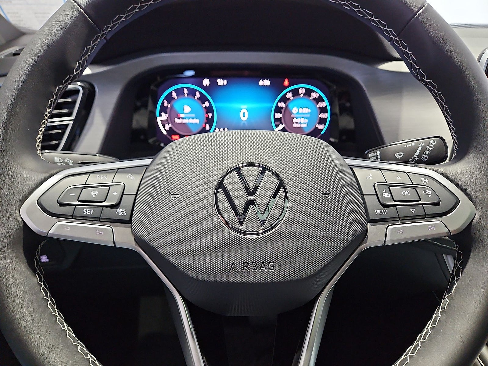 2026 Volkswagen Atlas Cross Sport SE with Technology