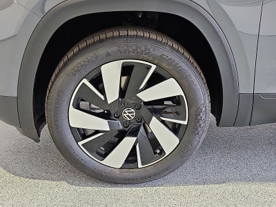 2026 Volkswagen Atlas Cross Sport SE with Technology