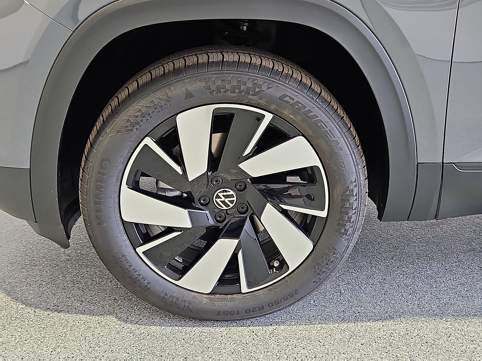 2026 Volkswagen Atlas Cross Sport SE with Technology
