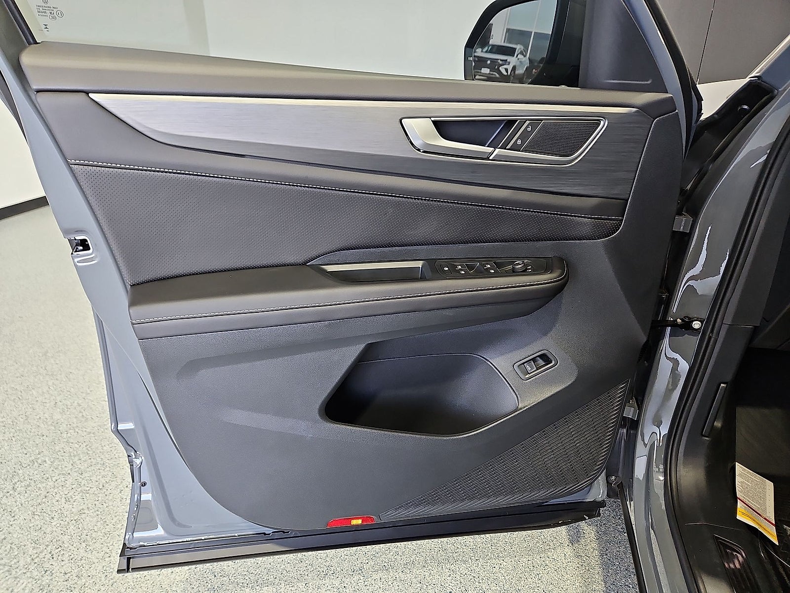 2026 Volkswagen Atlas Cross Sport SE with Technology