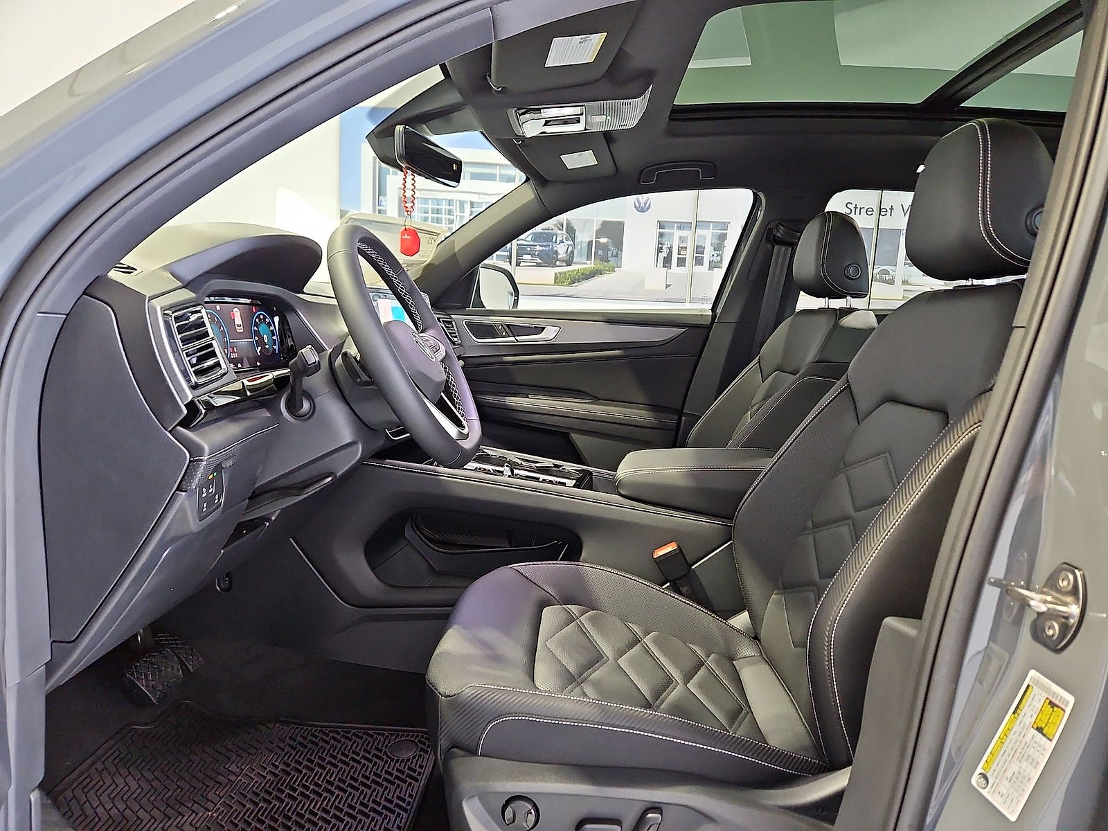 2026 Volkswagen Atlas Cross Sport SE with Technology