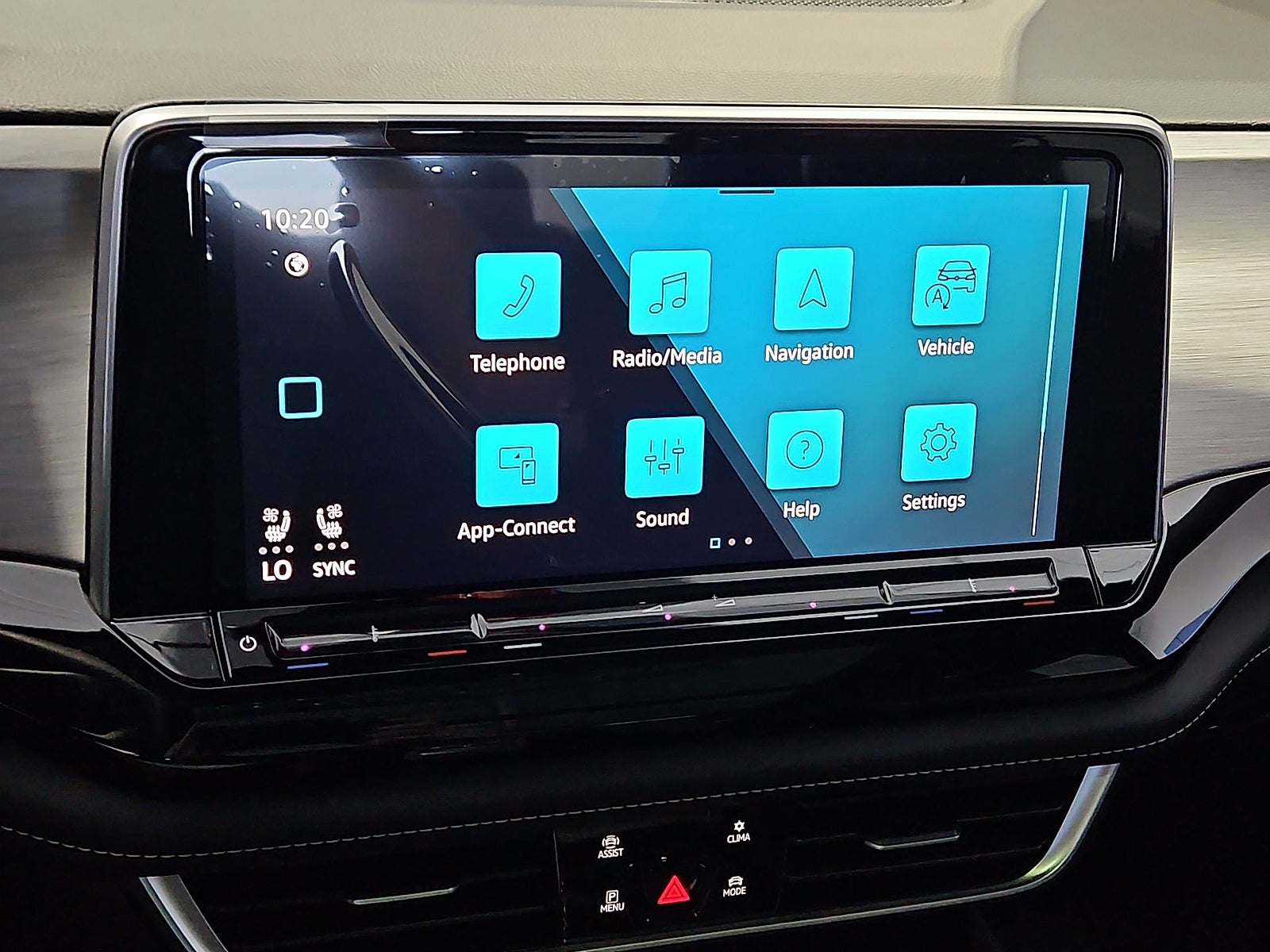 2026 Volkswagen Atlas Cross Sport SE with Technology