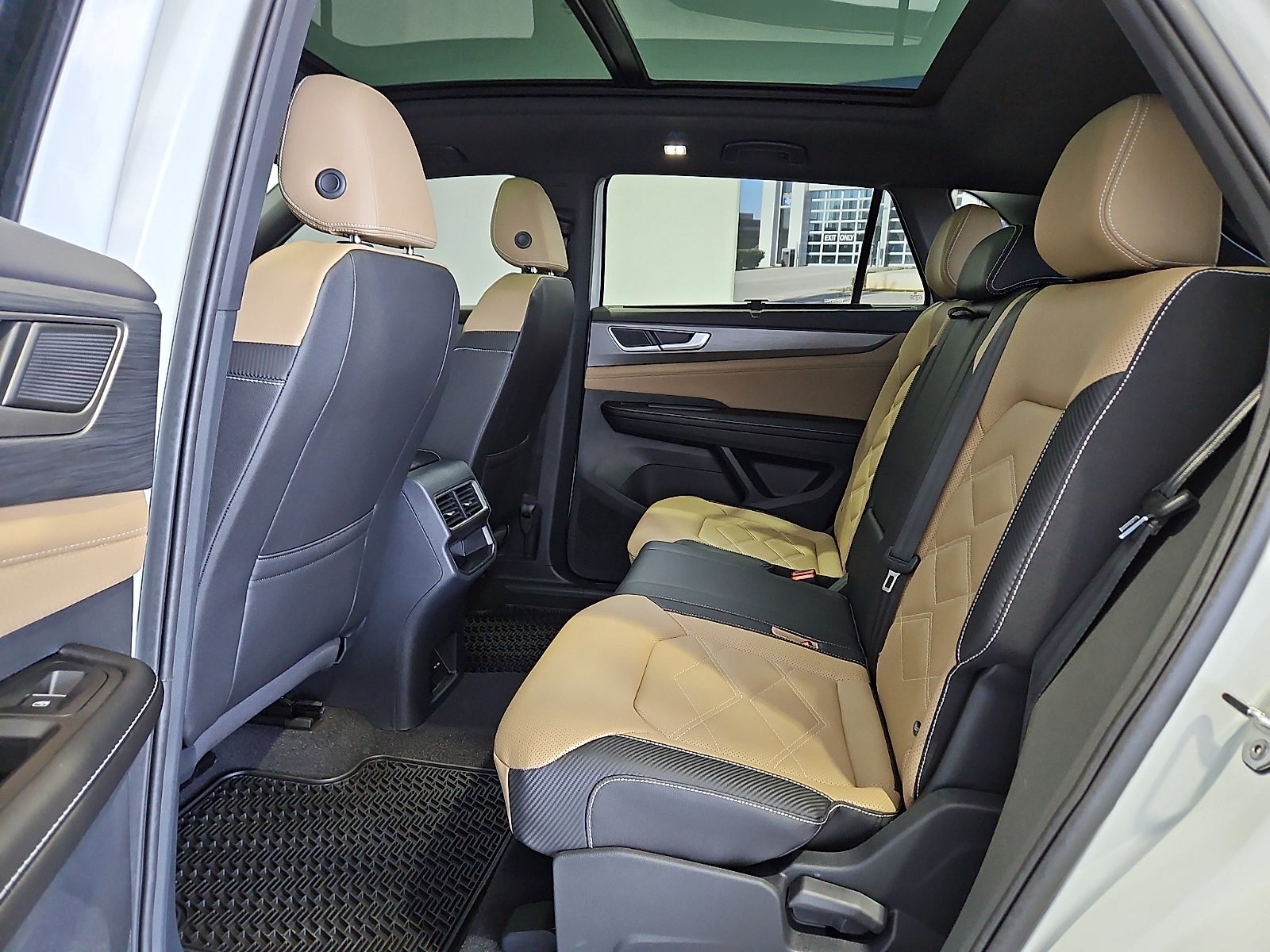 2026 Volkswagen Atlas Cross Sport SE with Technology