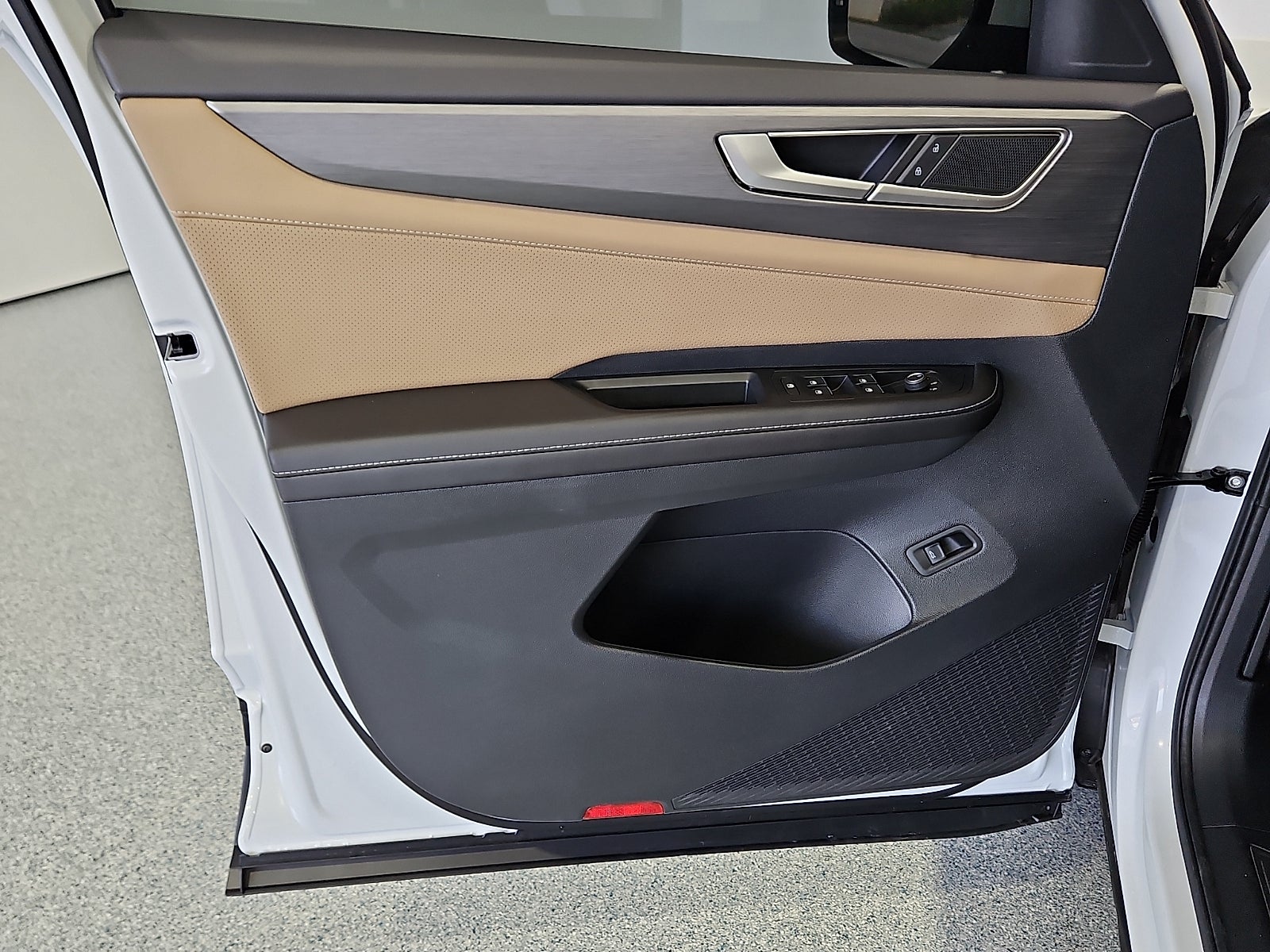 2026 Volkswagen Atlas Cross Sport SE with Technology
