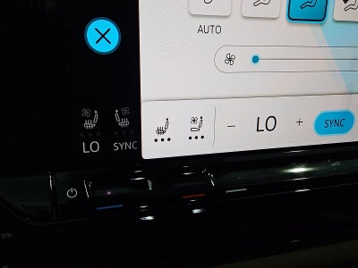2026 Volkswagen Atlas Cross Sport SE with Technology