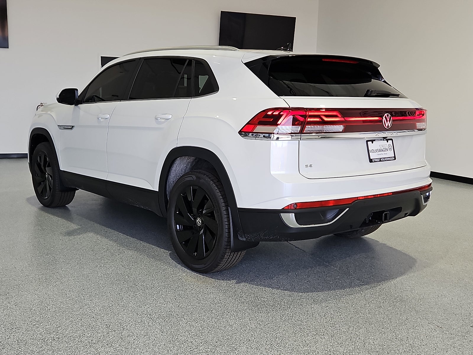 2026 Volkswagen Atlas Cross Sport SE with Technology