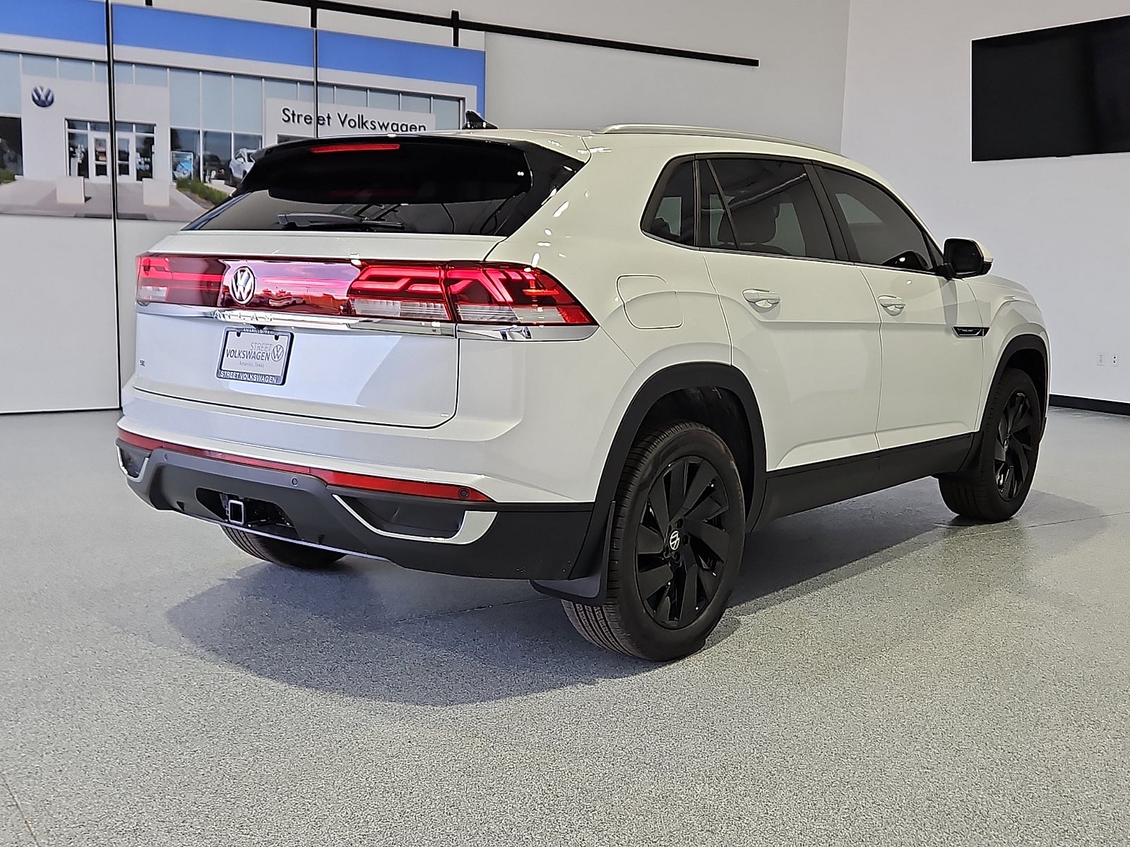 2026 Volkswagen Atlas Cross Sport SE with Technology