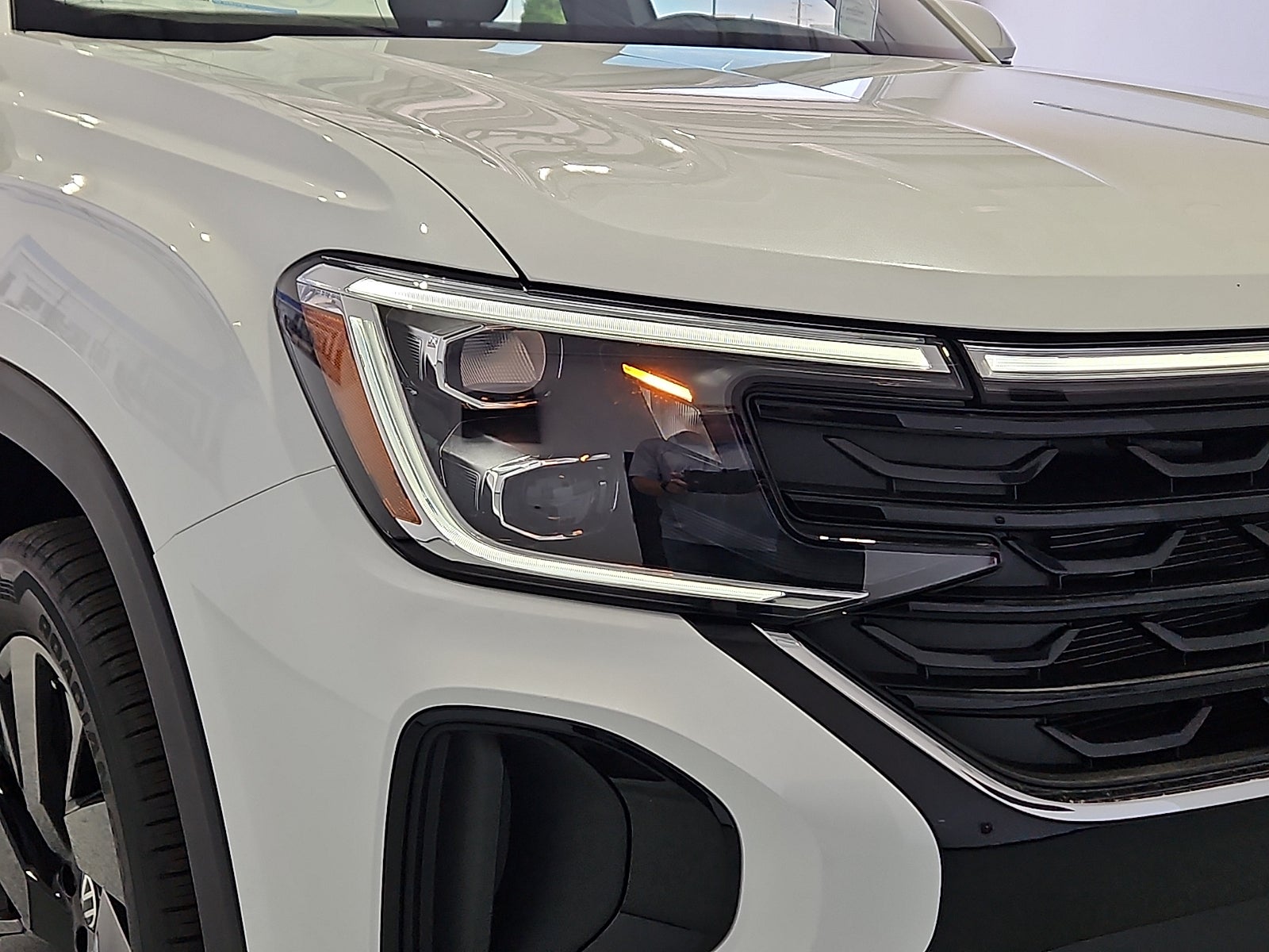 2026 Volkswagen Atlas Cross Sport SE with Technology