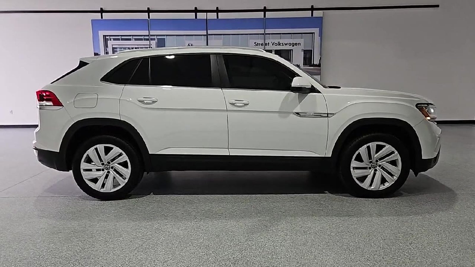 2023 Volkswagen Atlas Cross Sport 3.6L V6 SE w/Technology