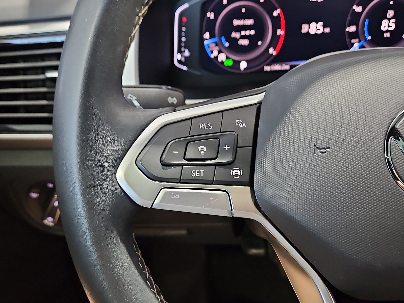 2023 Volkswagen Atlas Cross Sport 3.6L V6 SE w/Technology