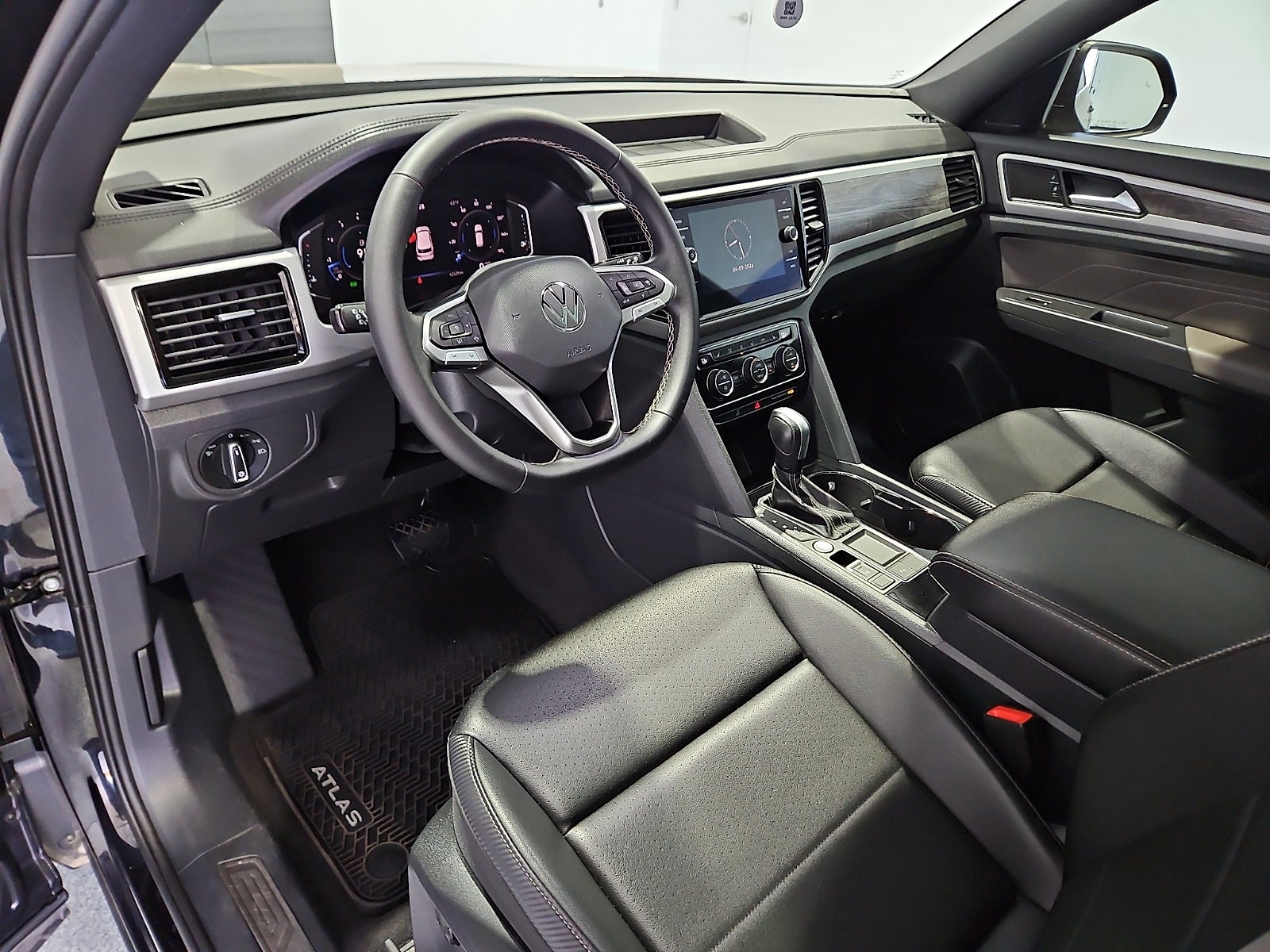2023 Volkswagen Atlas Cross Sport 3.6L V6 SE w/Technology