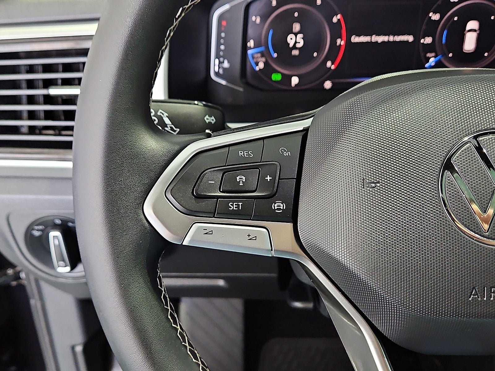 2023 Volkswagen Atlas Cross Sport 3.6L V6 SE w/Technology