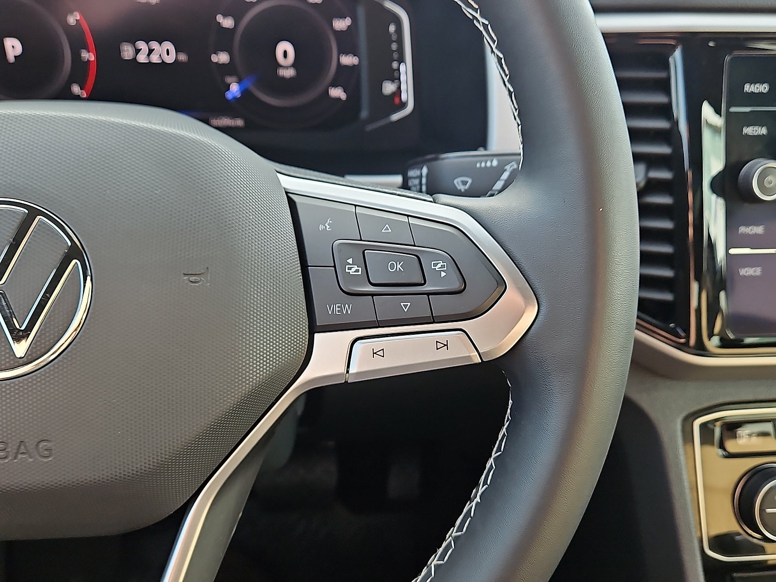 2022 Volkswagen Atlas Cross Sport 3.6L V6 SE w/Technology