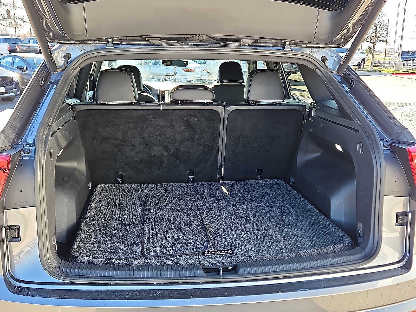 2024 Volkswagen Atlas Cross Sport 2.0T SE w/Technology