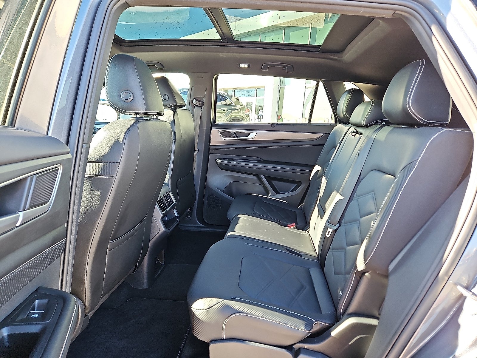 2024 Volkswagen Atlas Cross Sport 2.0T SE w/Technology