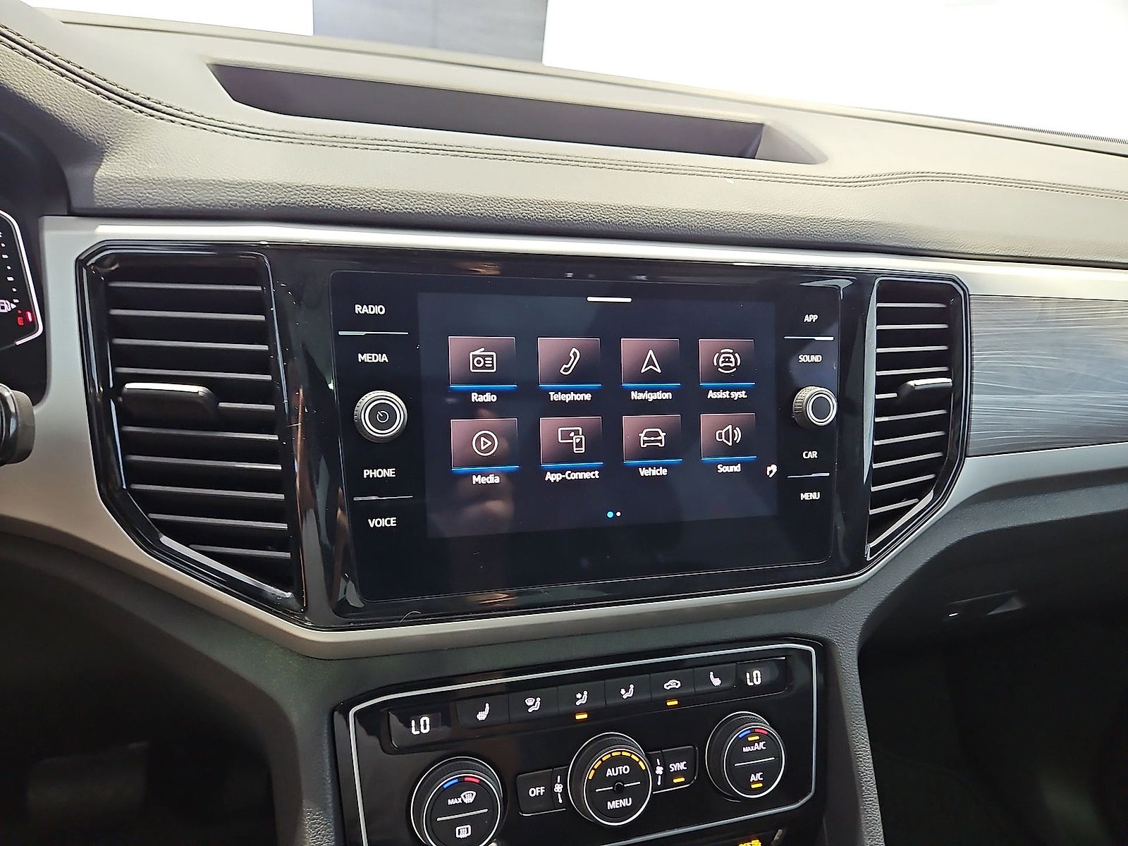 2023 Volkswagen Atlas Cross Sport 3.6L V6 SE w/Technology