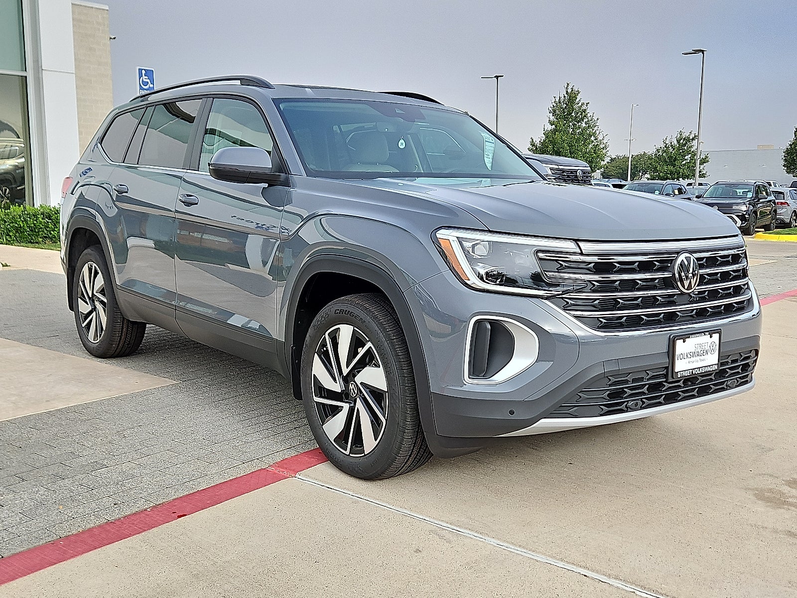 2026 Volkswagen Atlas 2.0T SE w/Technology