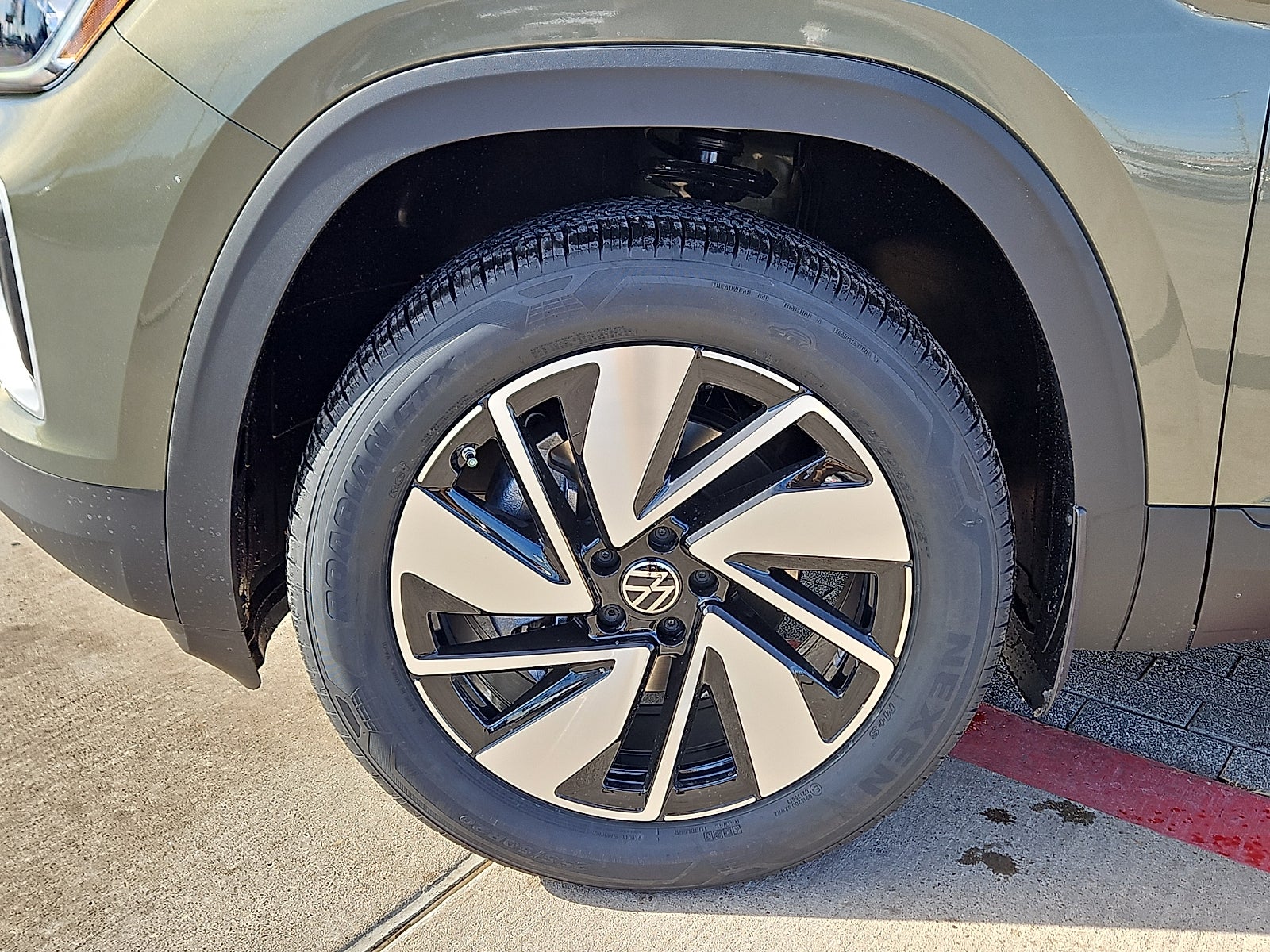 2026 Volkswagen Atlas 2.0T SE w/Technology