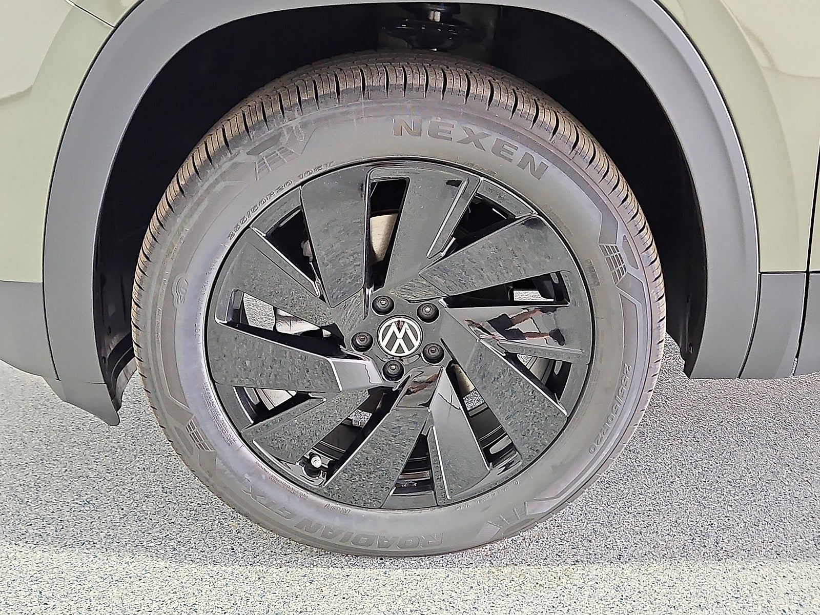 2026 Volkswagen Atlas SE with Technology