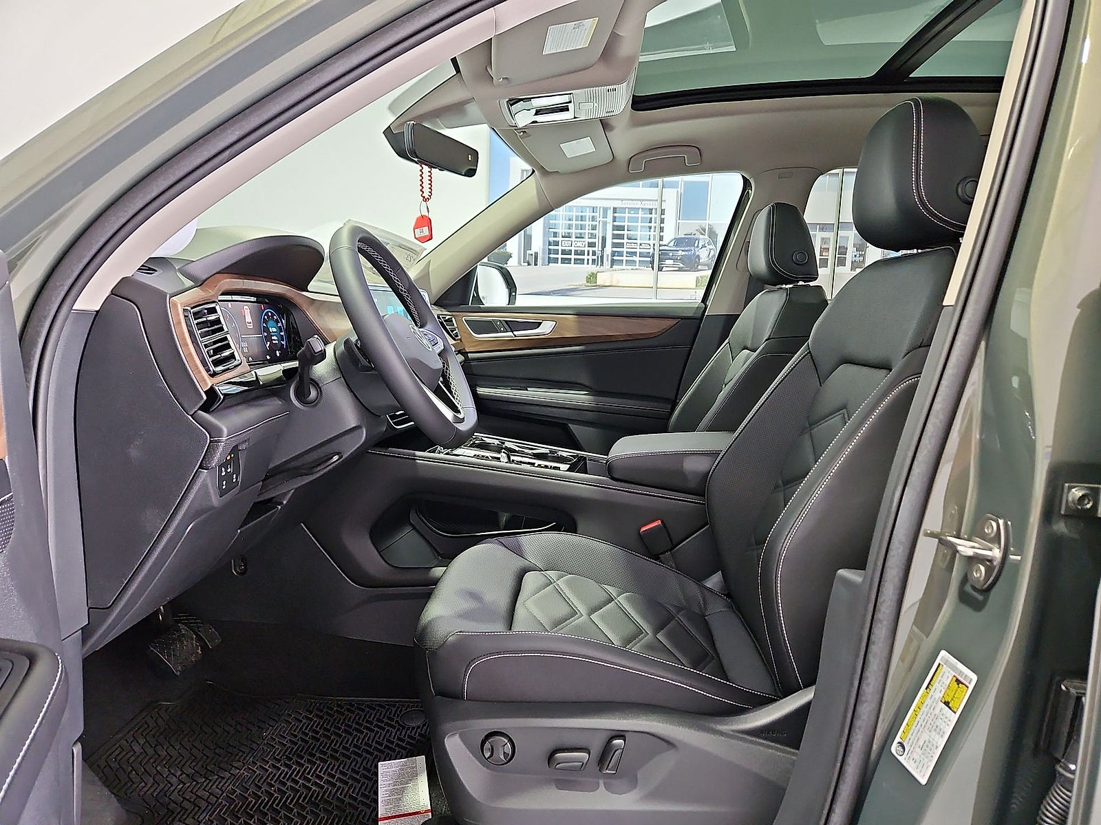 2026 Volkswagen Atlas SE with Technology
