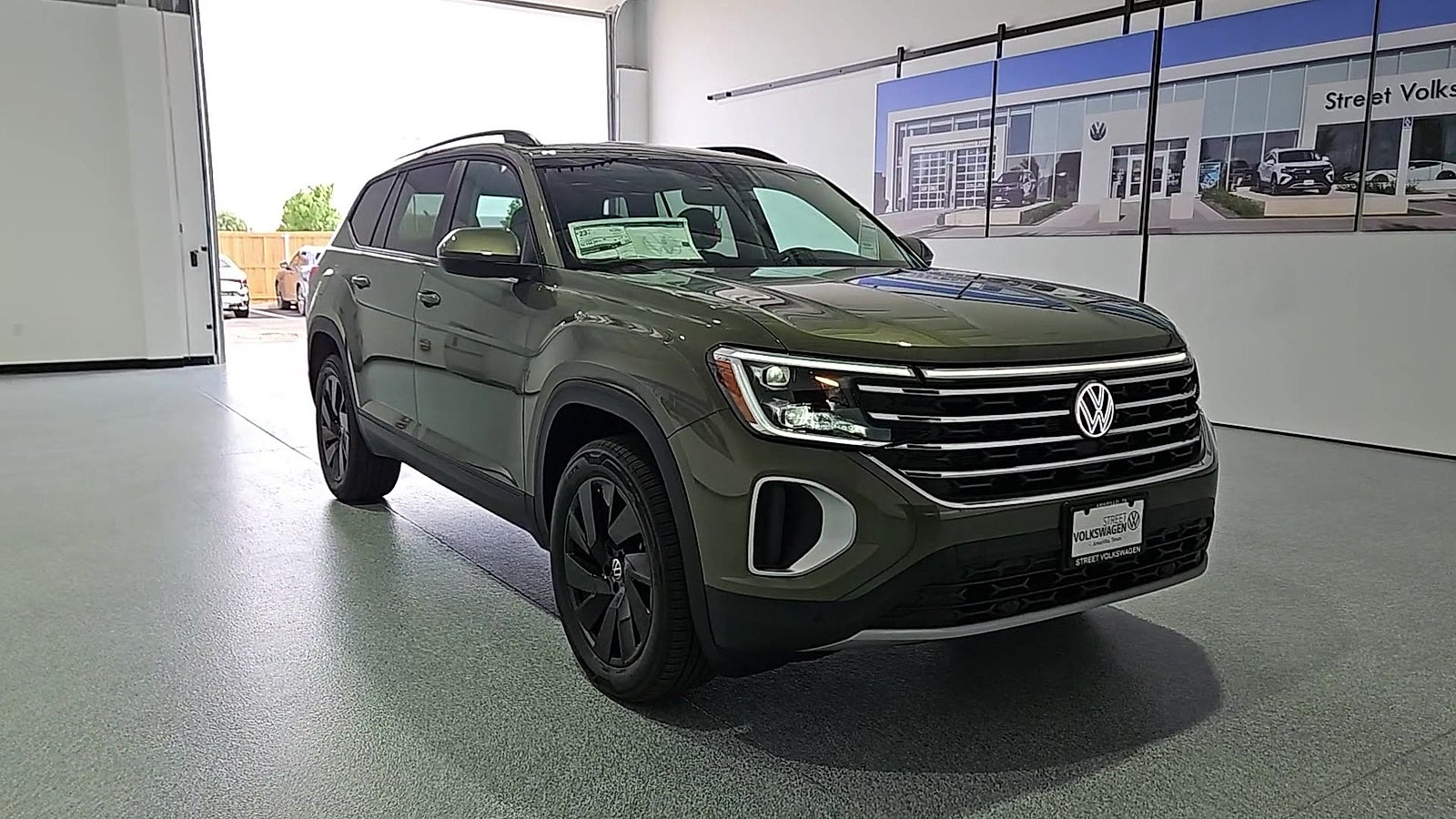 2026 Volkswagen Atlas SE with Technology