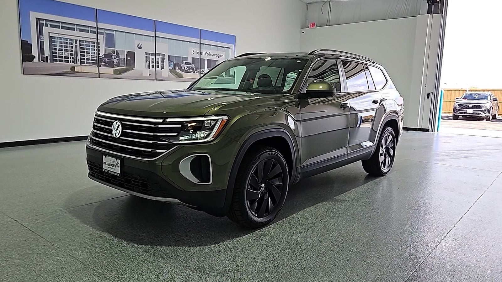 2026 Volkswagen Atlas SE with Technology