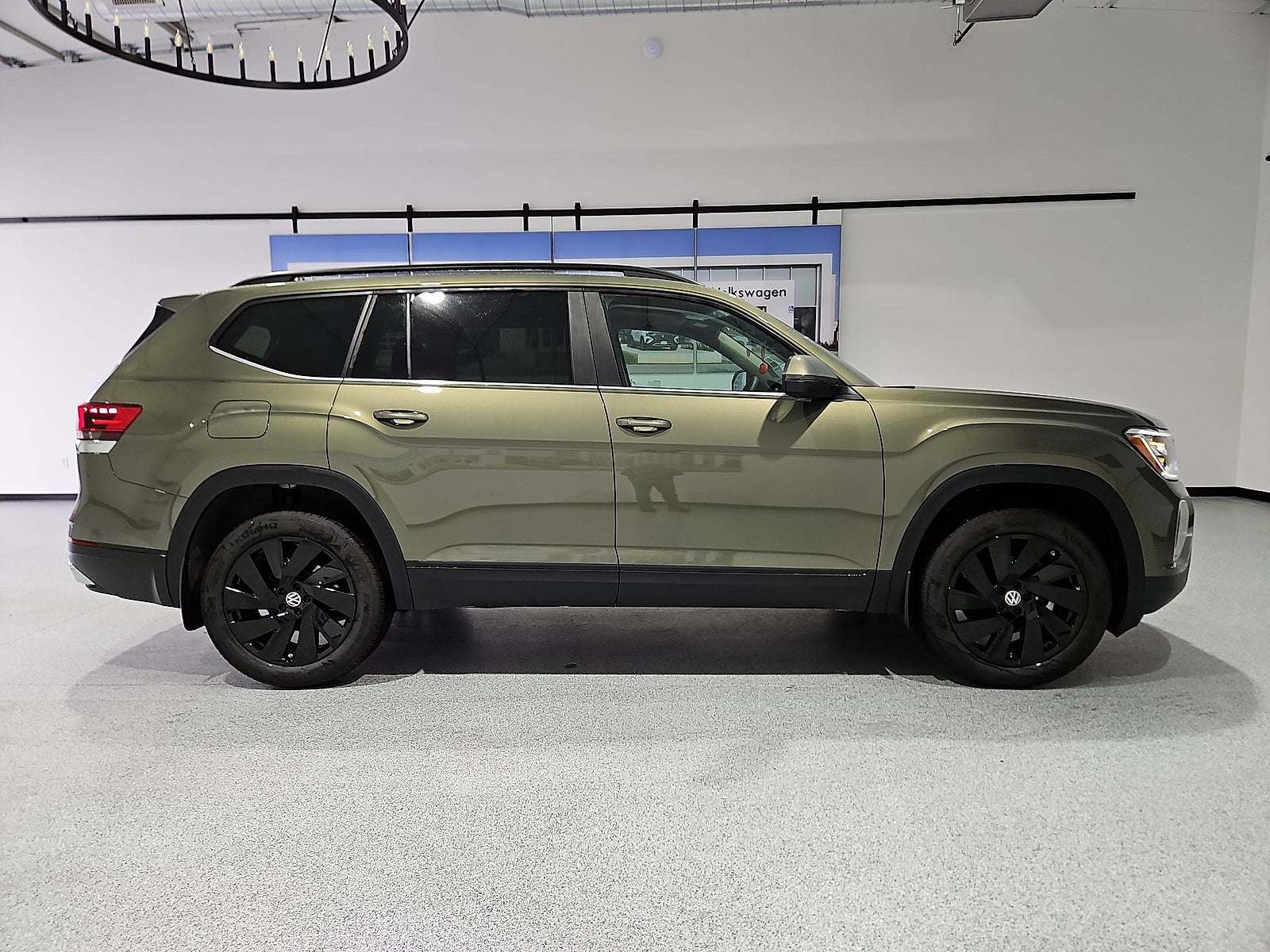 2026 Volkswagen Atlas SE with Technology