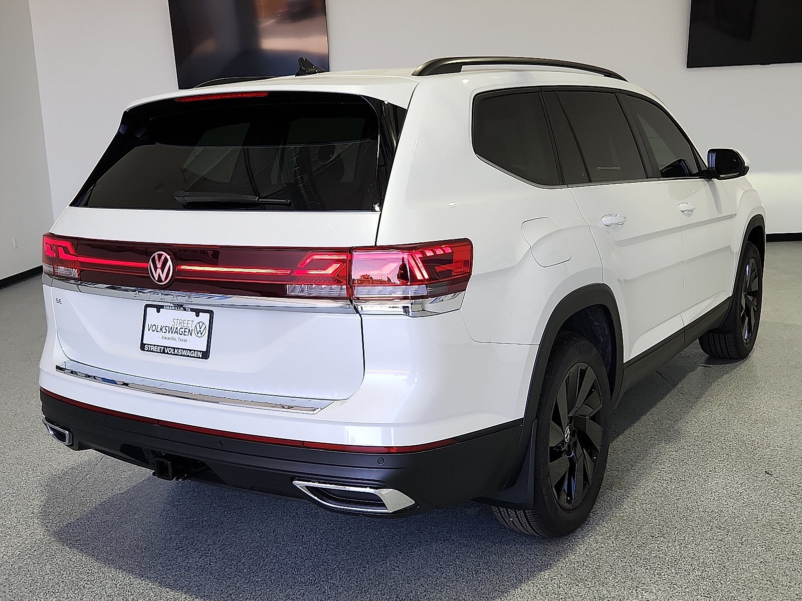 2026 Volkswagen Atlas SE with Technology