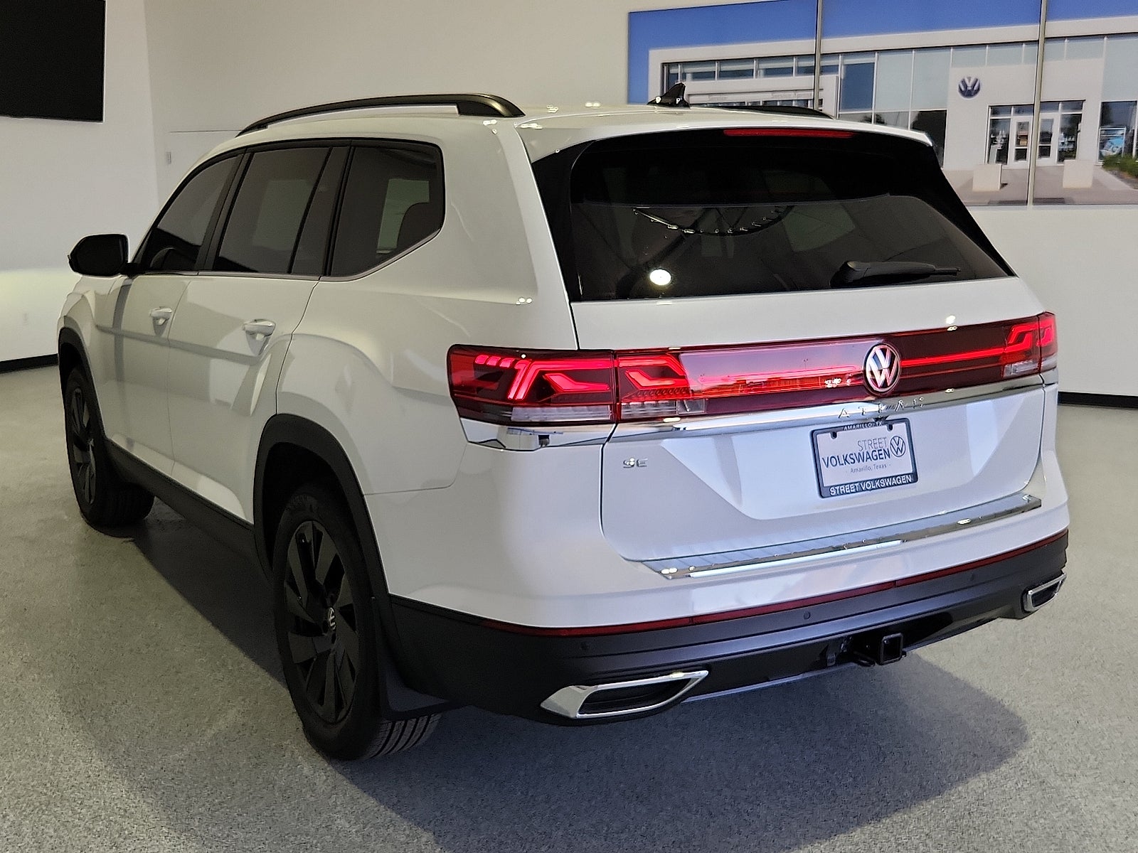2026 Volkswagen Atlas SE with Technology