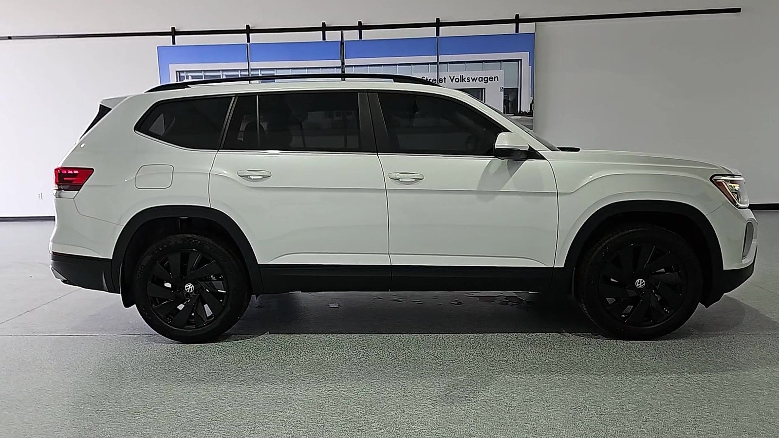2026 Volkswagen Atlas SE with Technology