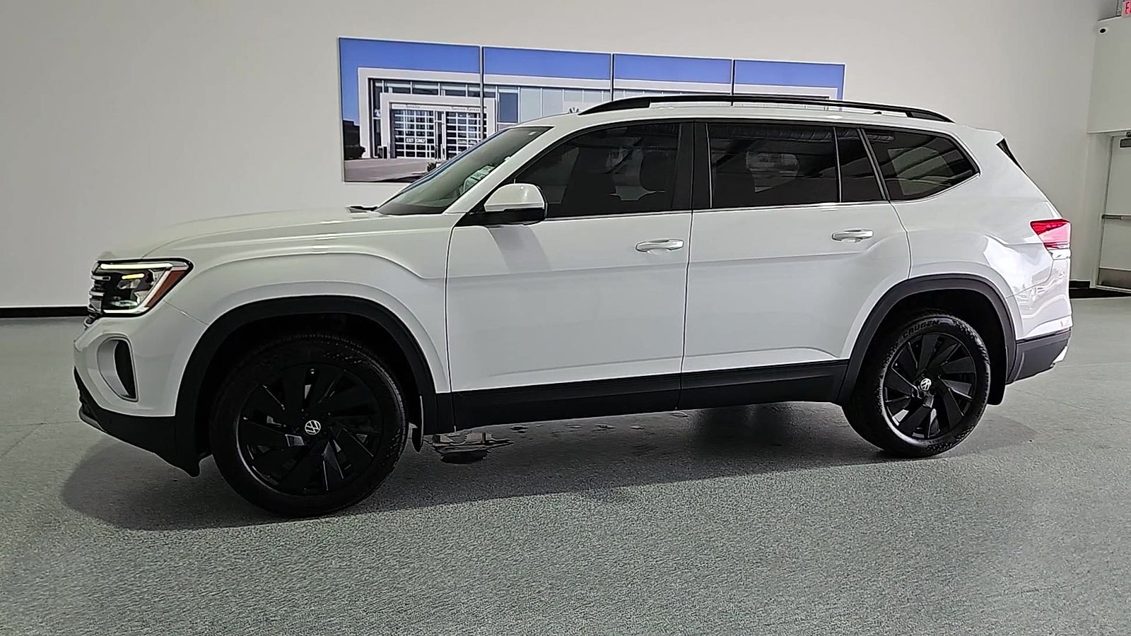 2026 Volkswagen Atlas SE with Technology