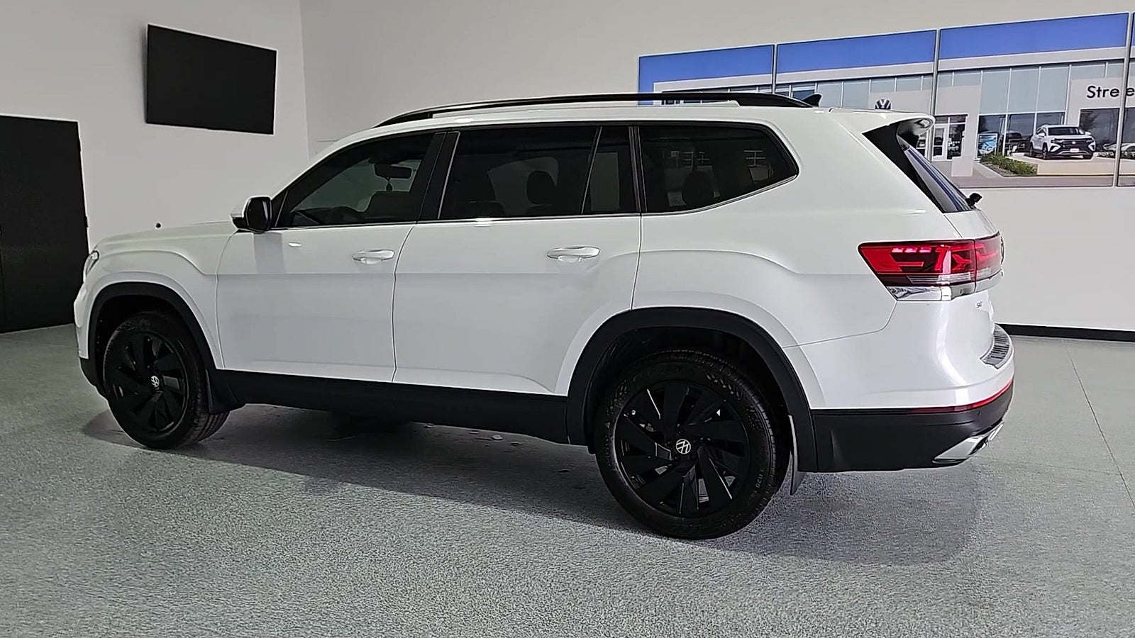 2026 Volkswagen Atlas SE with Technology