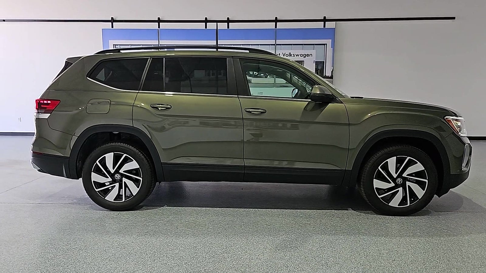 2026 Volkswagen Atlas SE with Technology
