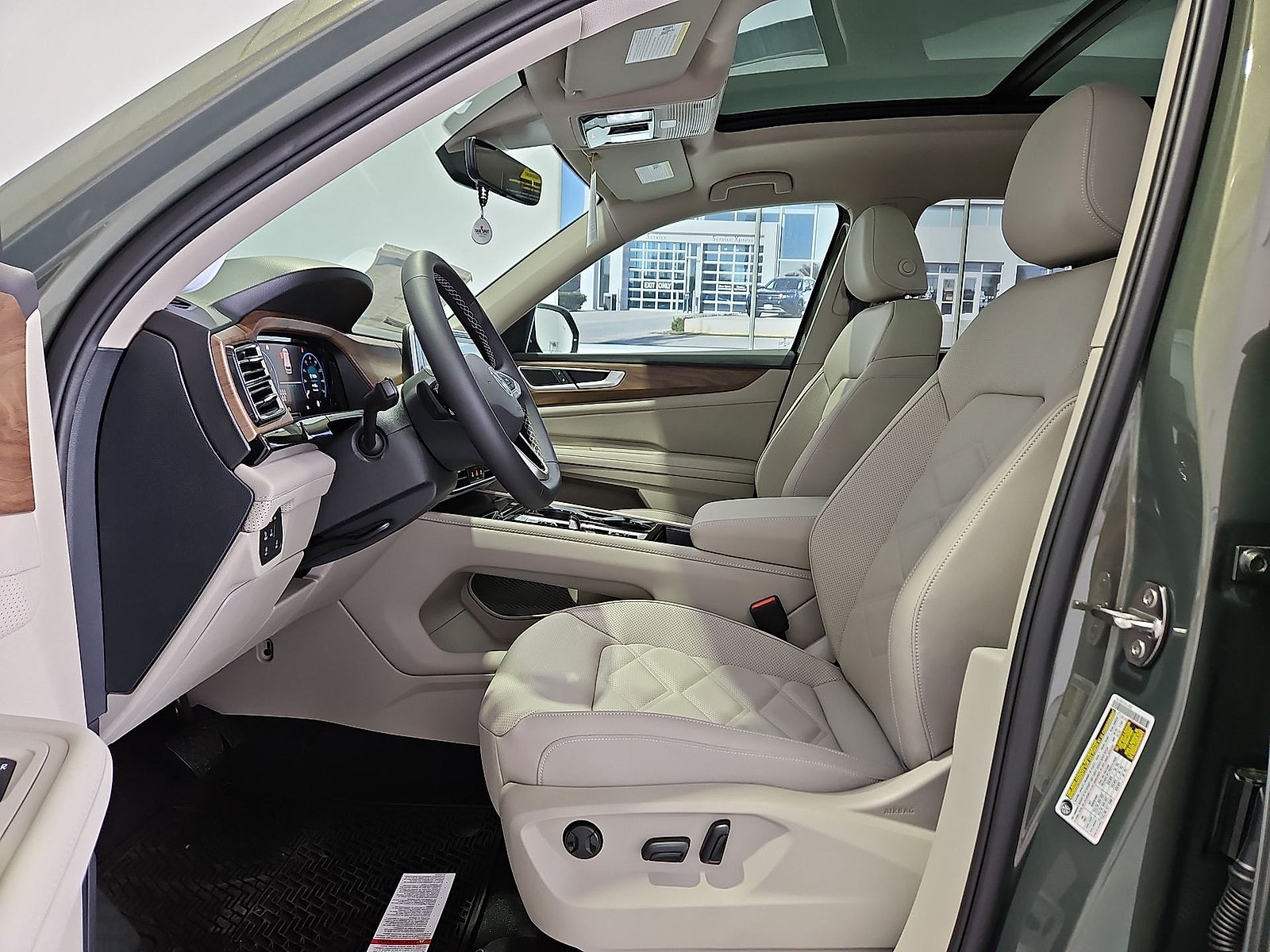 2026 Volkswagen Atlas SE with Technology