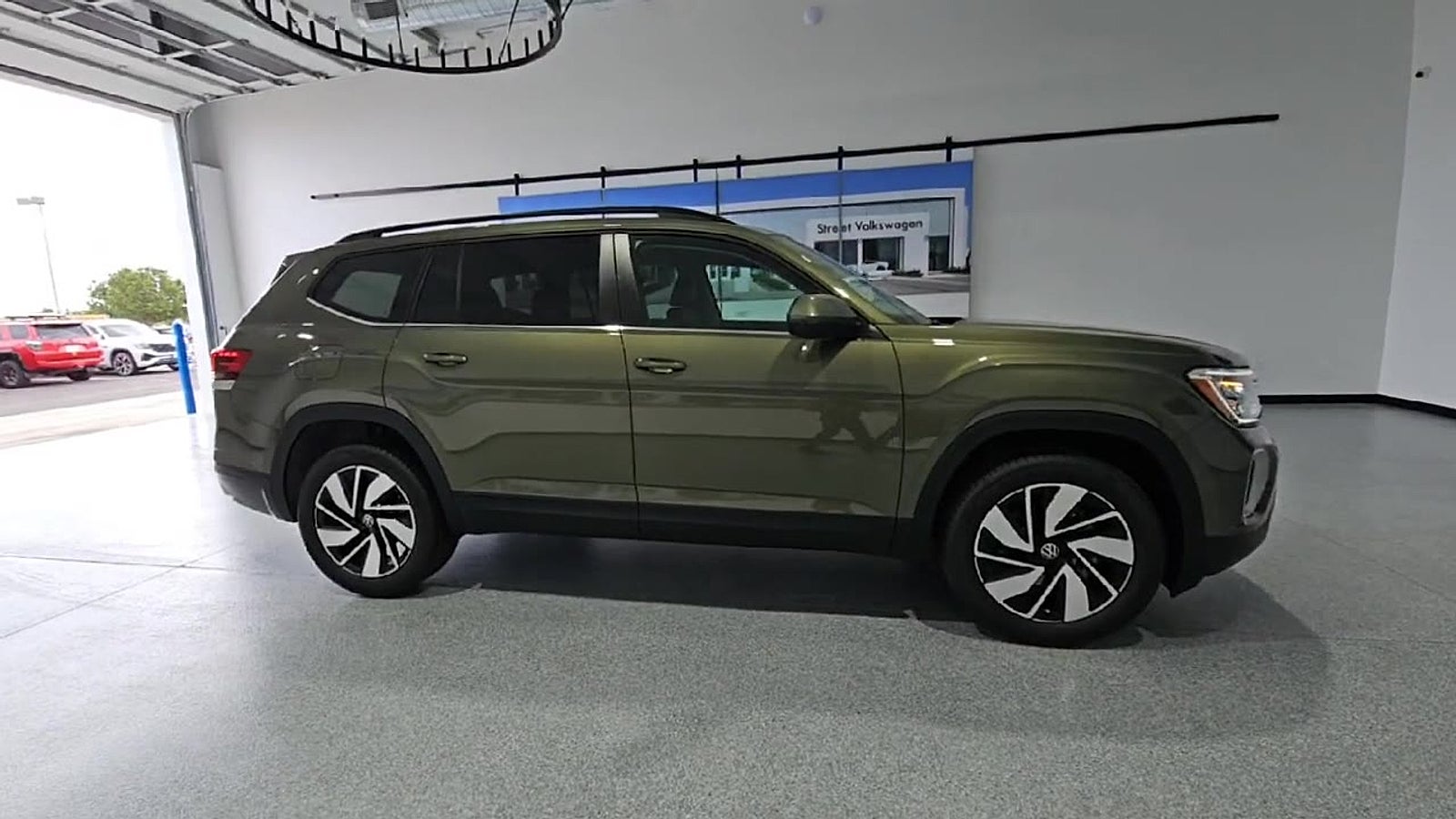 2026 Volkswagen Atlas SE with Technology