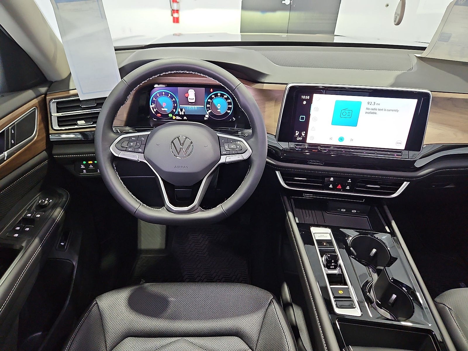 2026 Volkswagen Atlas SE with Technology