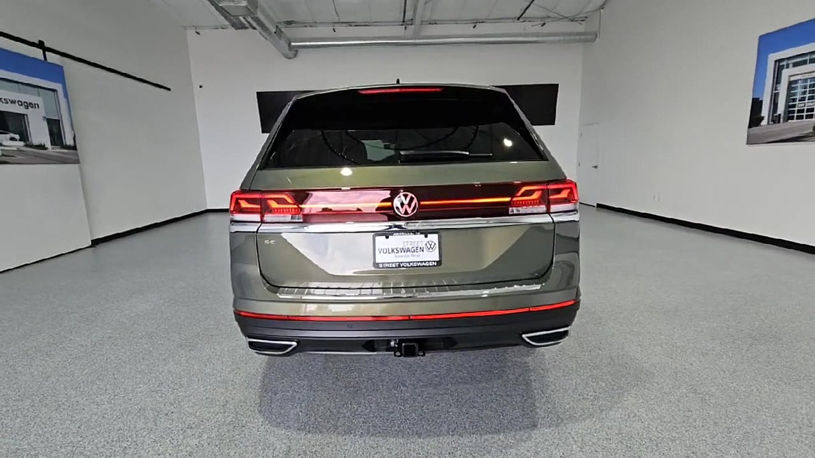 2026 Volkswagen Atlas SE with Technology