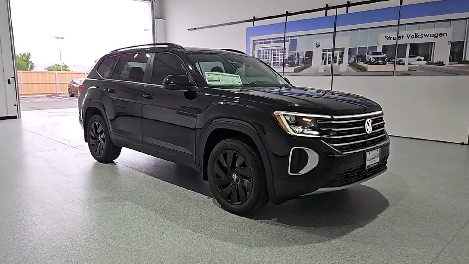 2026 Volkswagen Atlas SE with Technology