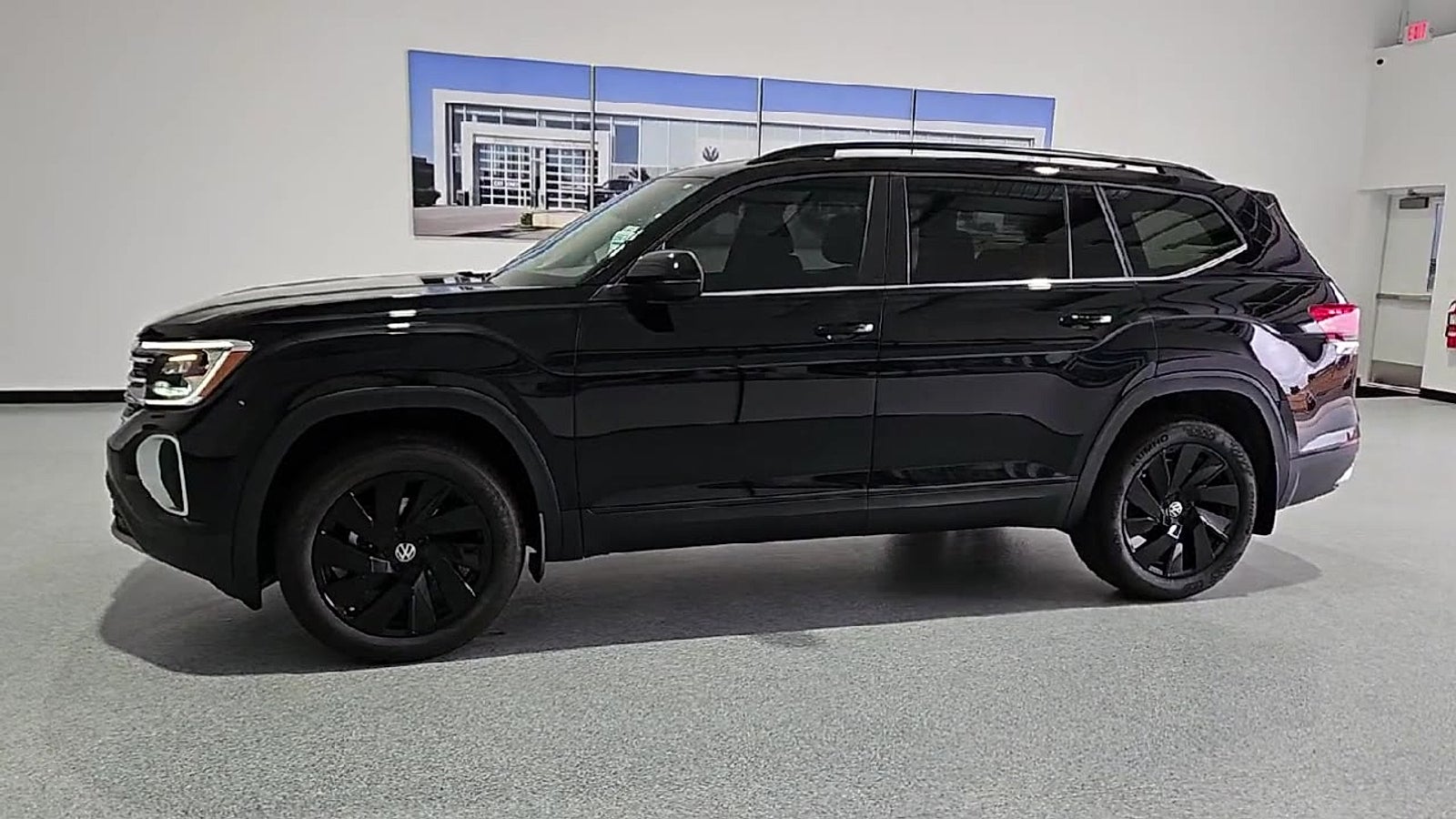 2026 Volkswagen Atlas SE with Technology