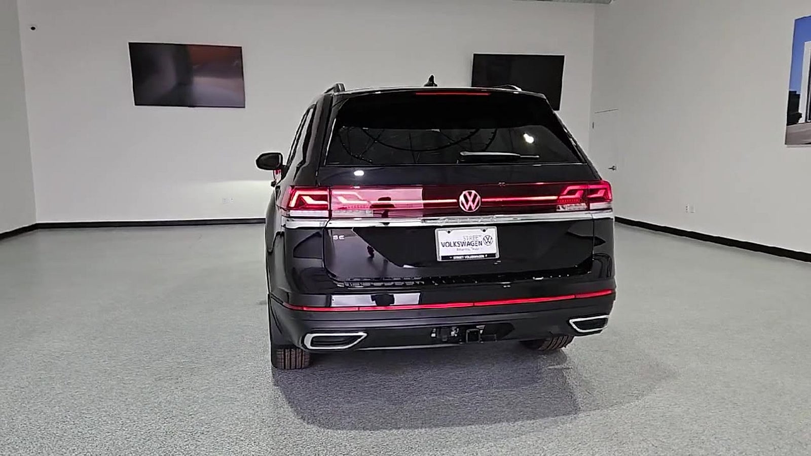 2026 Volkswagen Atlas SE with Technology
