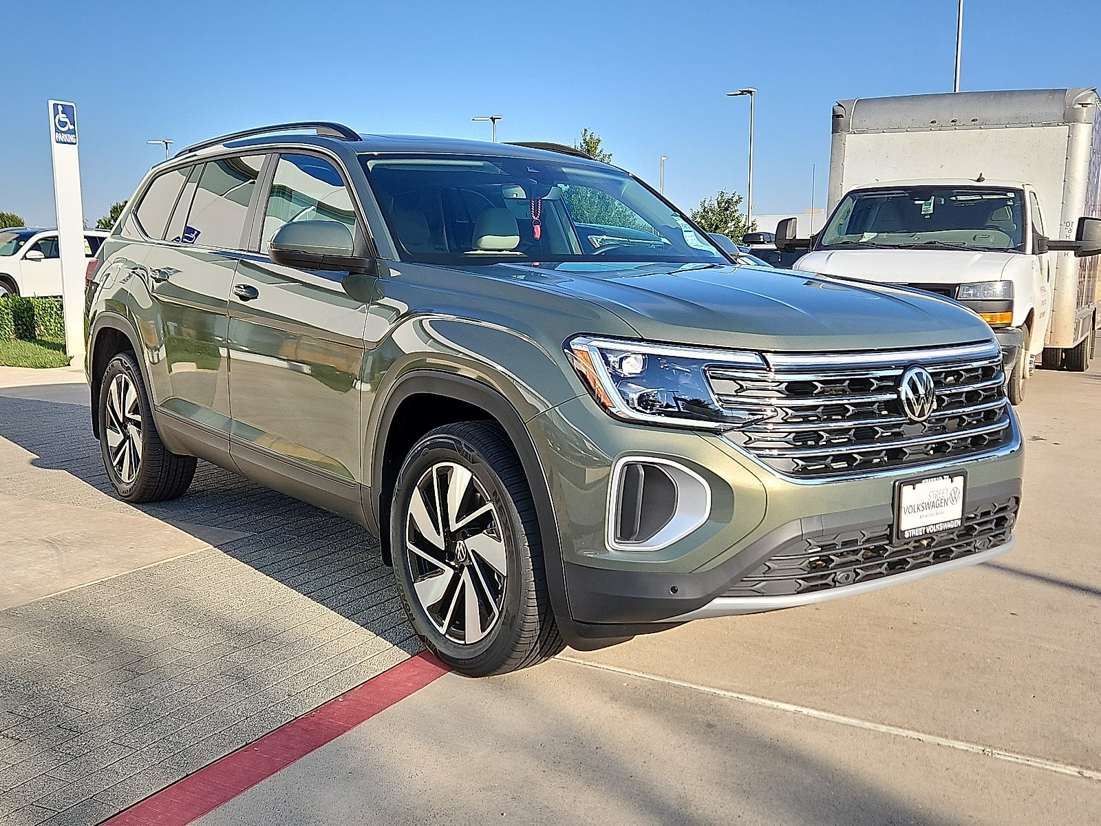 2026 Volkswagen Atlas 2.0T SE w/Technology