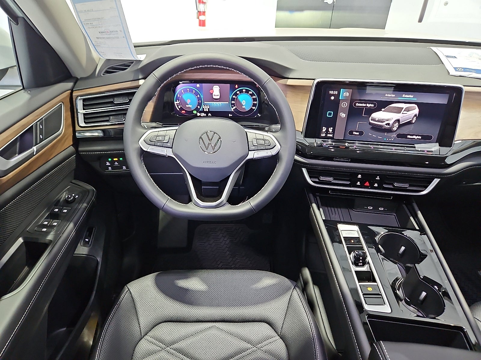 2026 Volkswagen Atlas SE with Technology