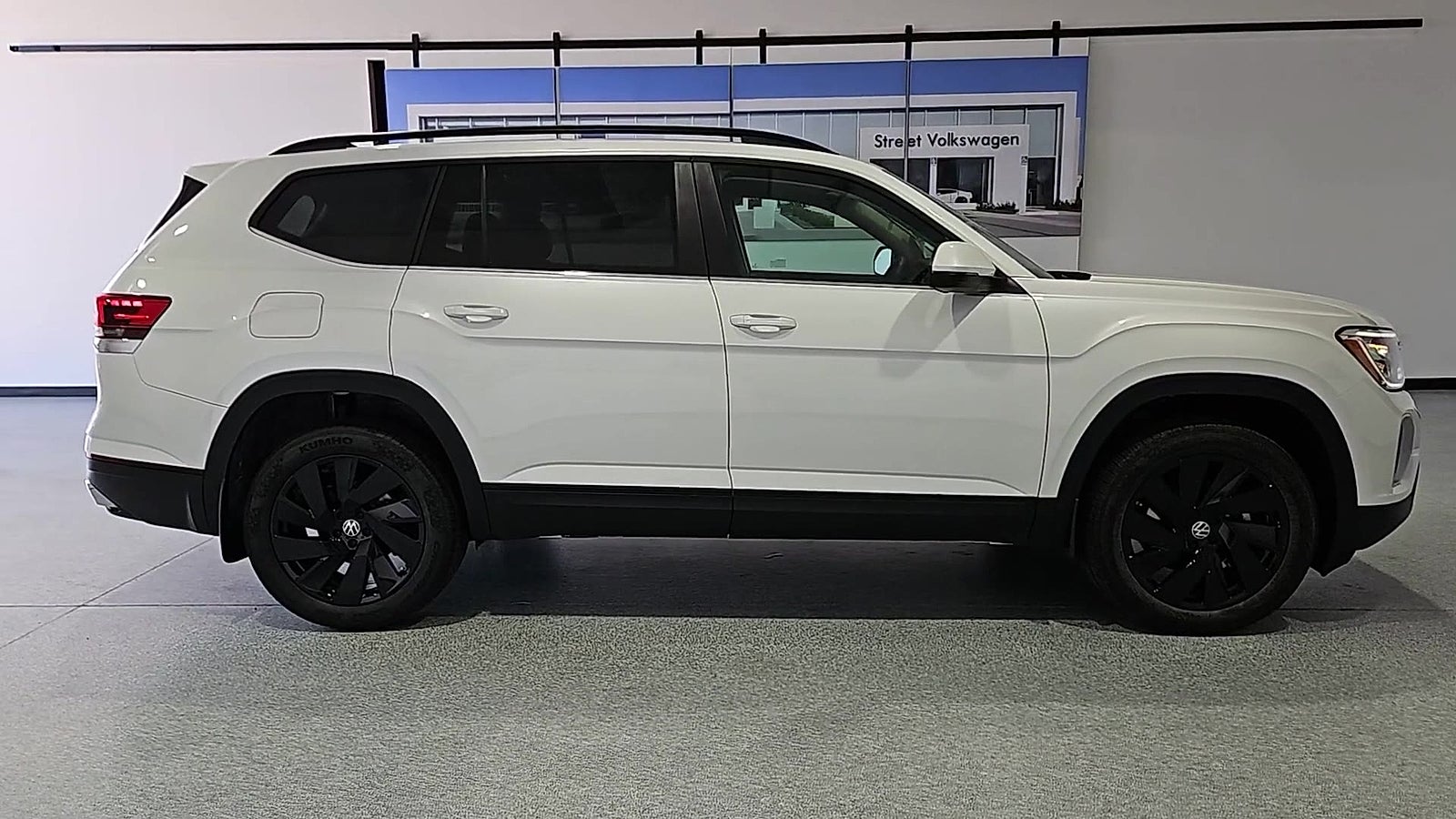 2026 Volkswagen Atlas SE with Technology