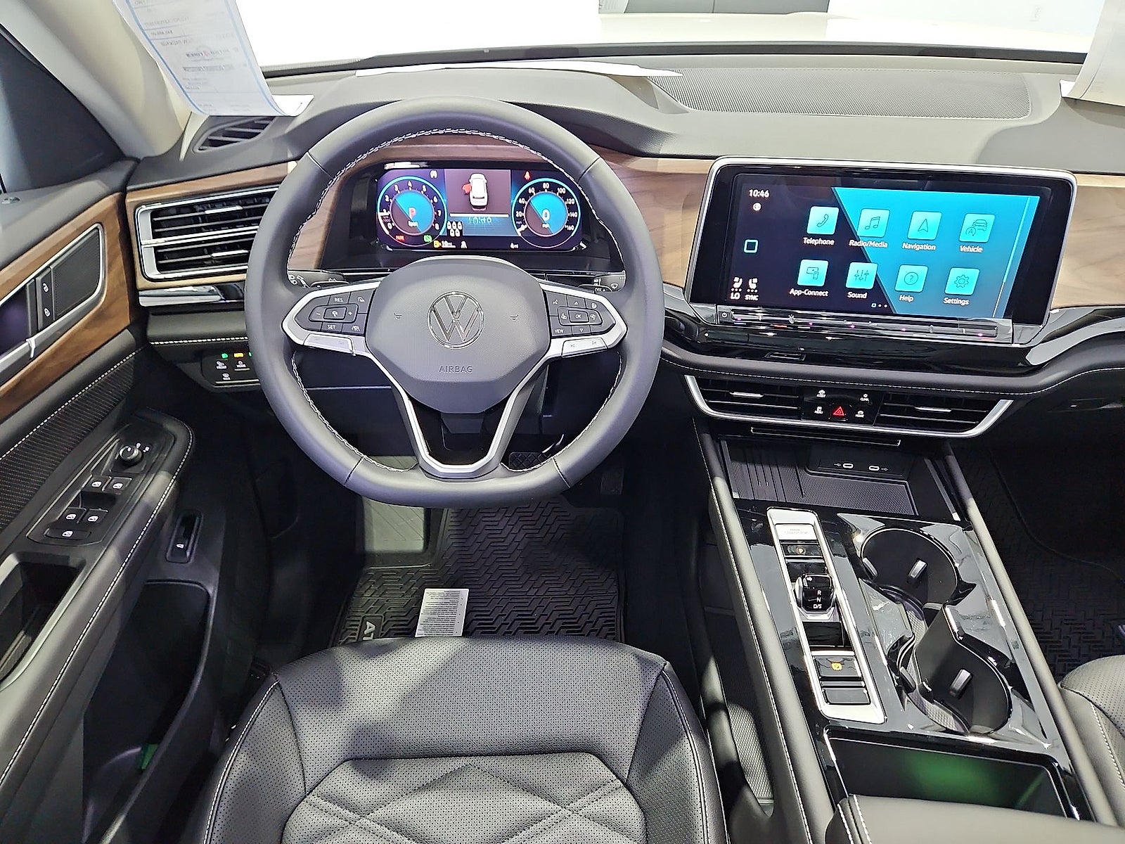 2026 Volkswagen Atlas SE with Technology