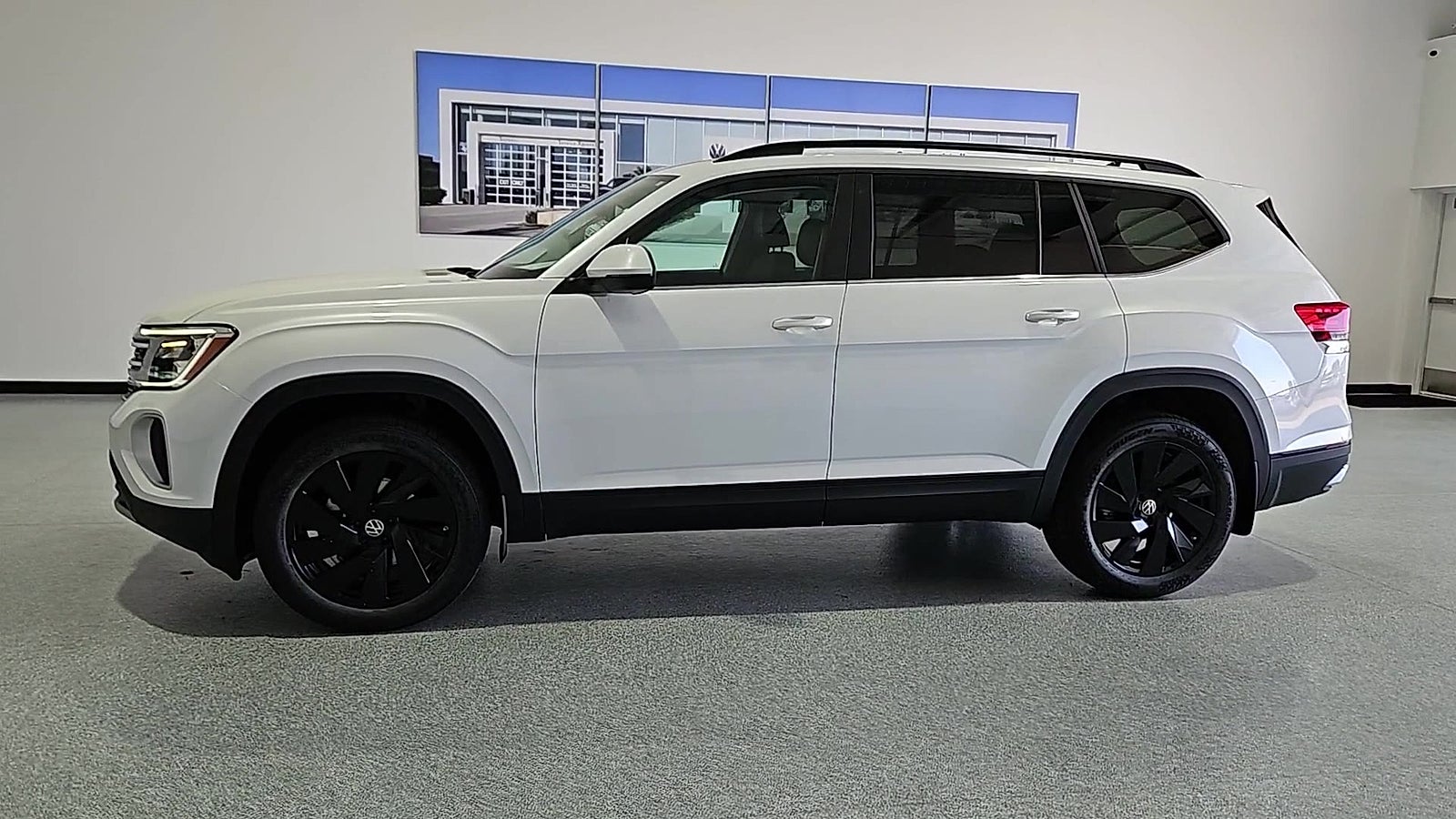 2026 Volkswagen Atlas SE with Technology