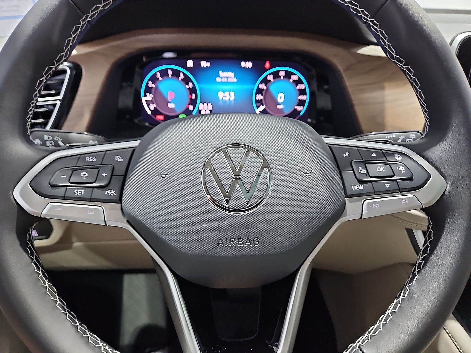 2026 Volkswagen Atlas SE with Technology
