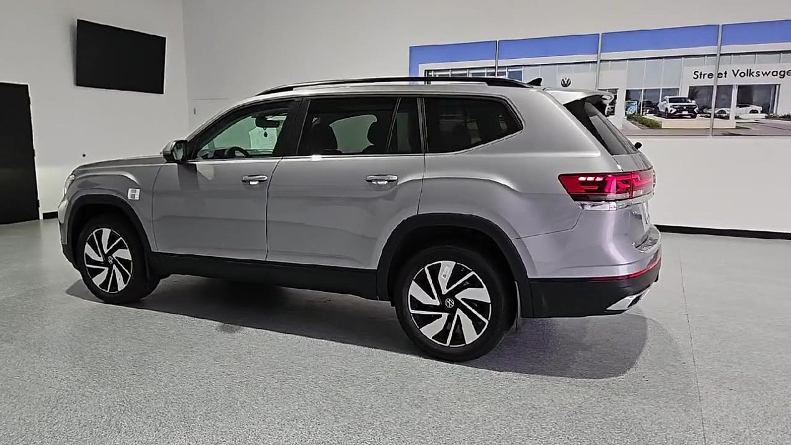 2026 Volkswagen Atlas SE with Technology