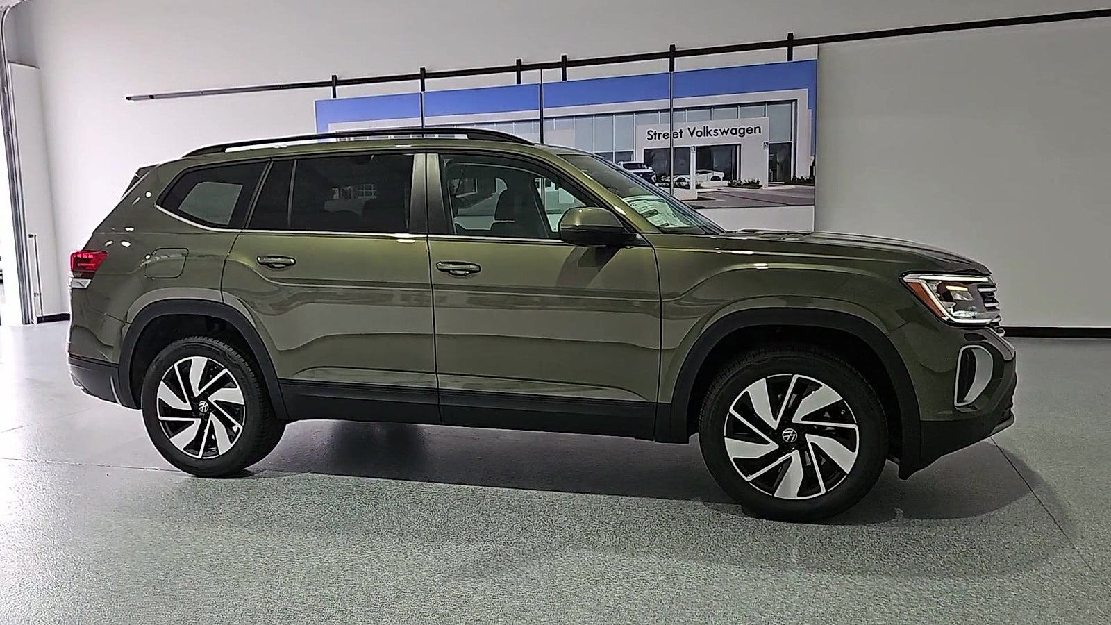 2026 Volkswagen Atlas SE with Technology