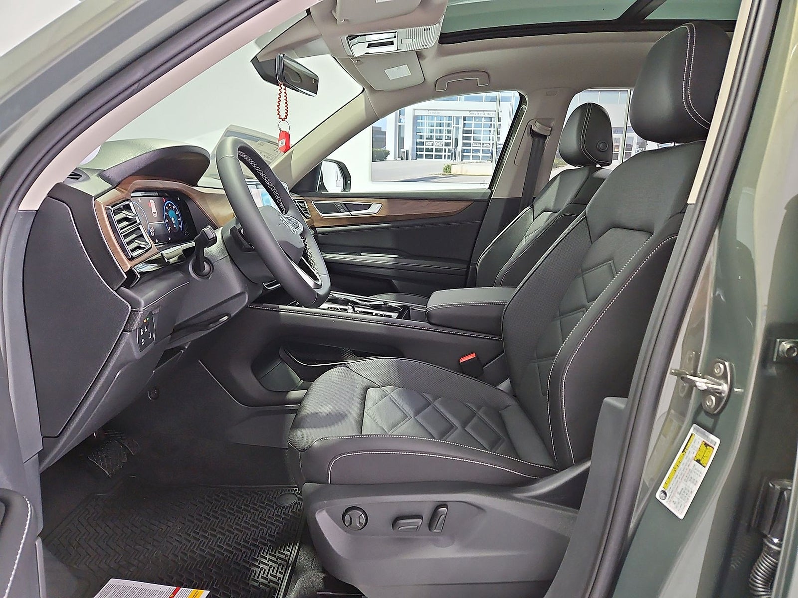 2026 Volkswagen Atlas SE with Technology