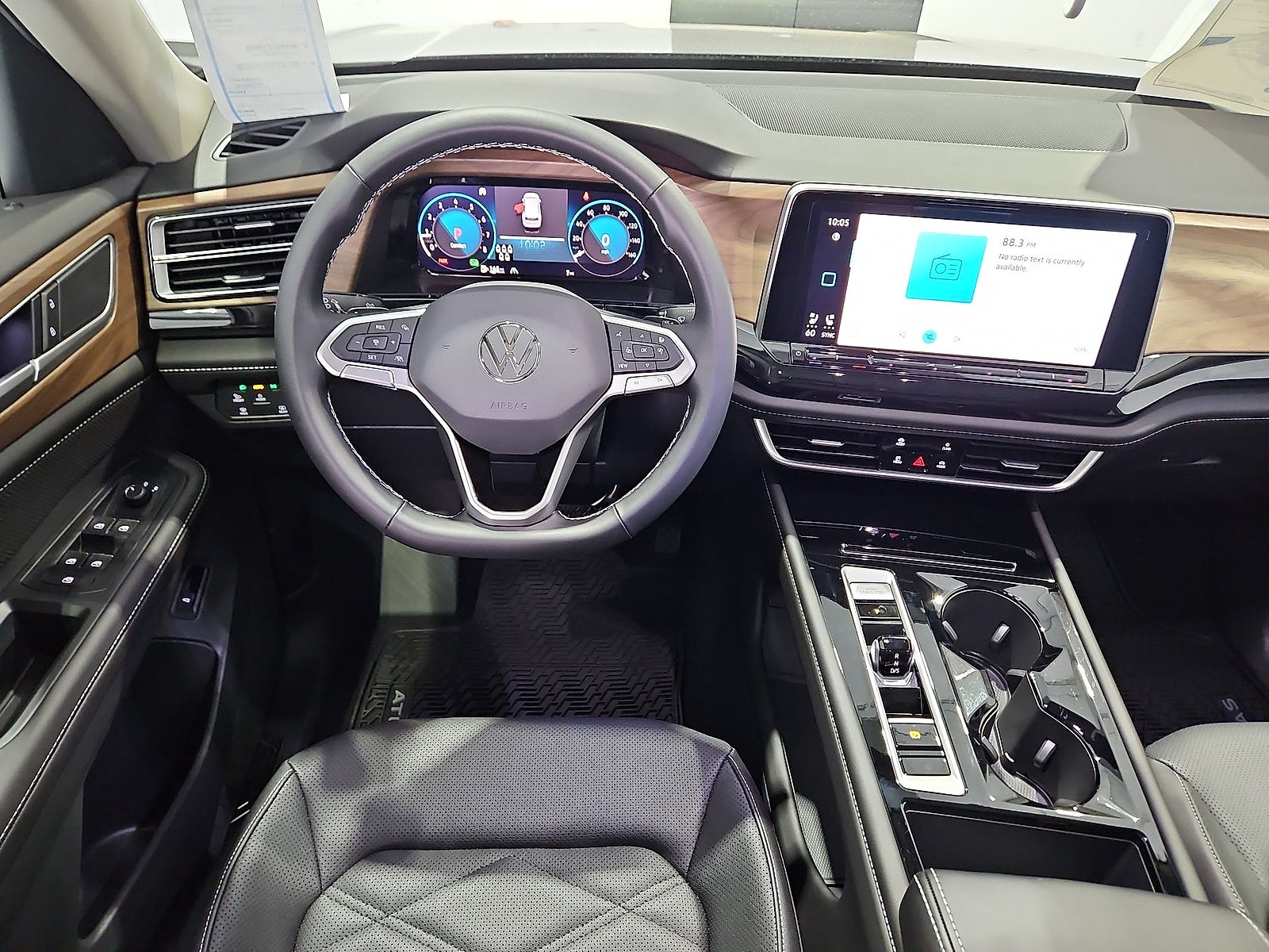 2026 Volkswagen Atlas SE with Technology